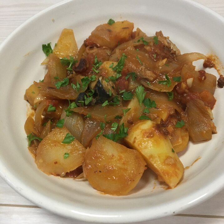 じゃが芋とサバ缶deトマト味噌煮込み♪